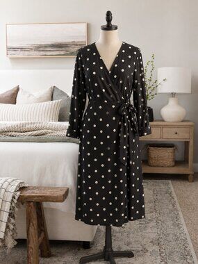 H & M Ladies NWT XL polka dot wrap dress Black and white